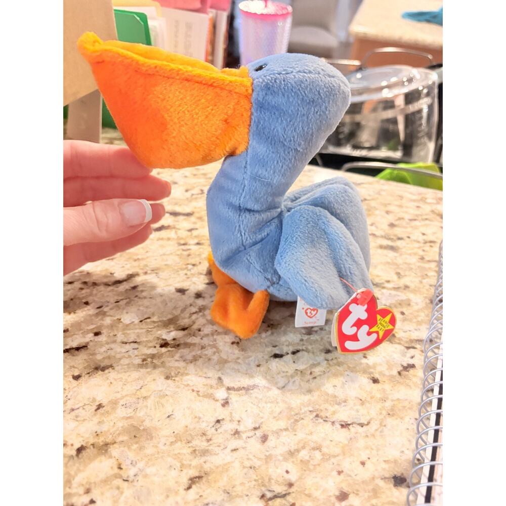 Scoop the Pelican Beanie Baby With ERRORS VERY RARE Retired TY 1996 - Picture 6 of 7